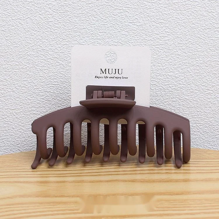 Elegante Große Haarklammer In Kaffeebraun Mit Matter Oberfläche_voghion.com