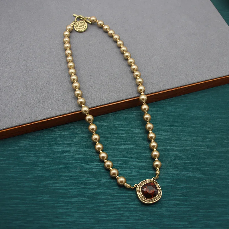 Vintage  grandmother emerald glass pearl sugar ear clip