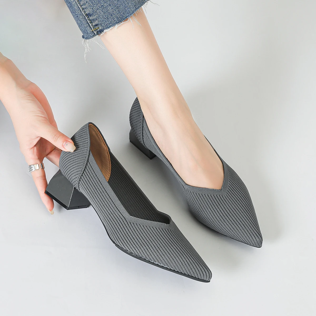 2025 New Women's High Heels Large 42/43 Fashion Pointed Anti slip Rubber Bottom Knitted Breathable Shoes 4