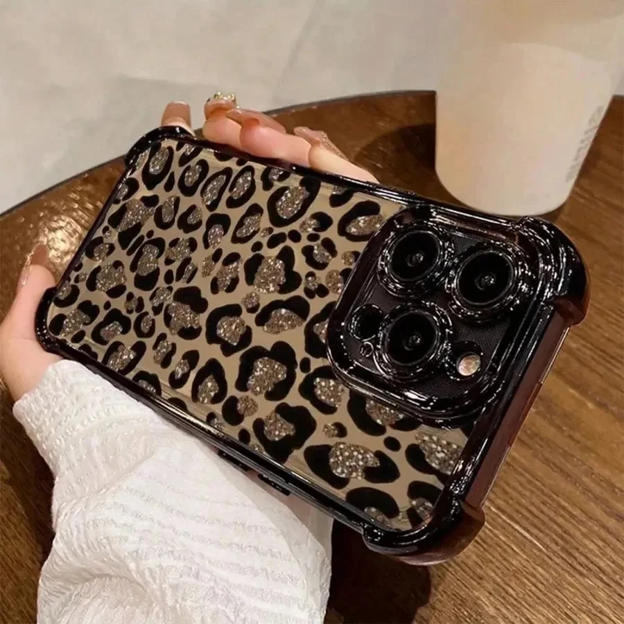 Retro Leopard Print Transparent Phone Case