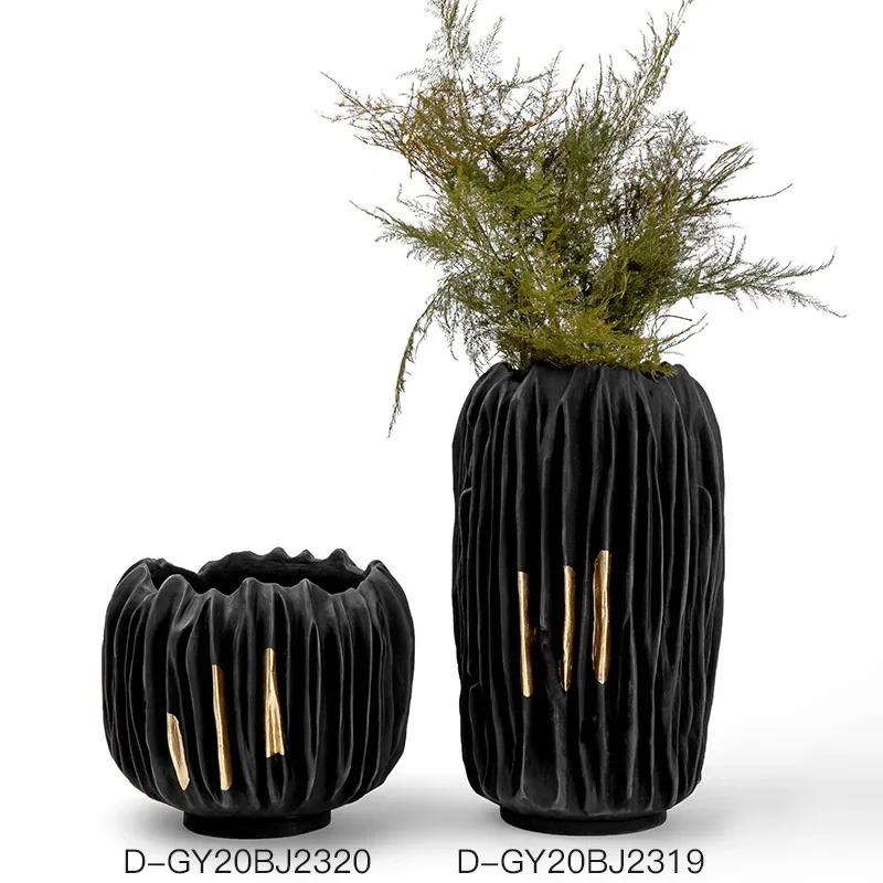 

Modern and Simple Nordic Light Luxury Creative Black Gold Folded Resin Vase Artwork Decoration Home Sample Room Decoration