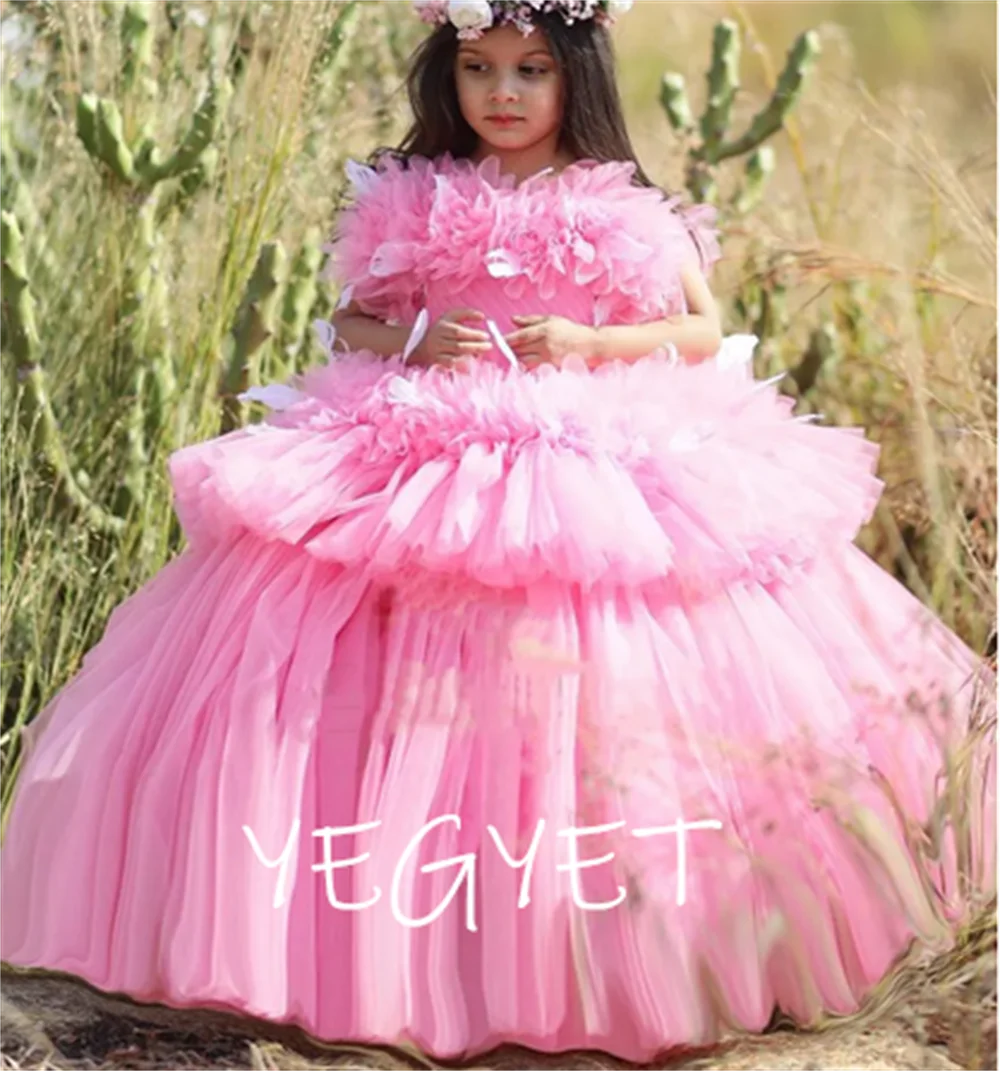 

Luxury Pink Ruffled Princess Gown Flower Girl Dress for Wedding Sheer Neck Feather Decoration Kid Pageant Gown First Communion