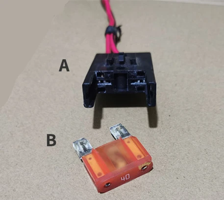 

1PC 8A0 937 530 for Volkswagen Audi A6 Passat B5 car relay fuse holder plug socket
