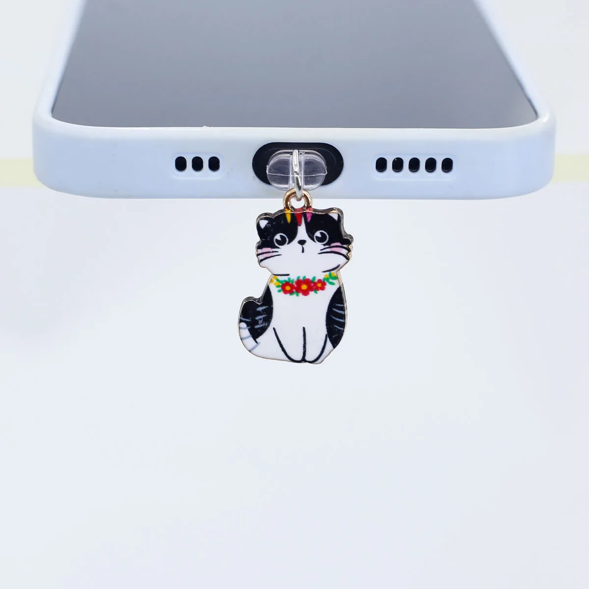 Handy-Staubschutz-Anhänger: Niedliches Kätzchen aus Legierung – Zubehör & Dekoration für iPhone 17 & Type-C – Charmantes Weihnachtsgeschenk – Detail 5