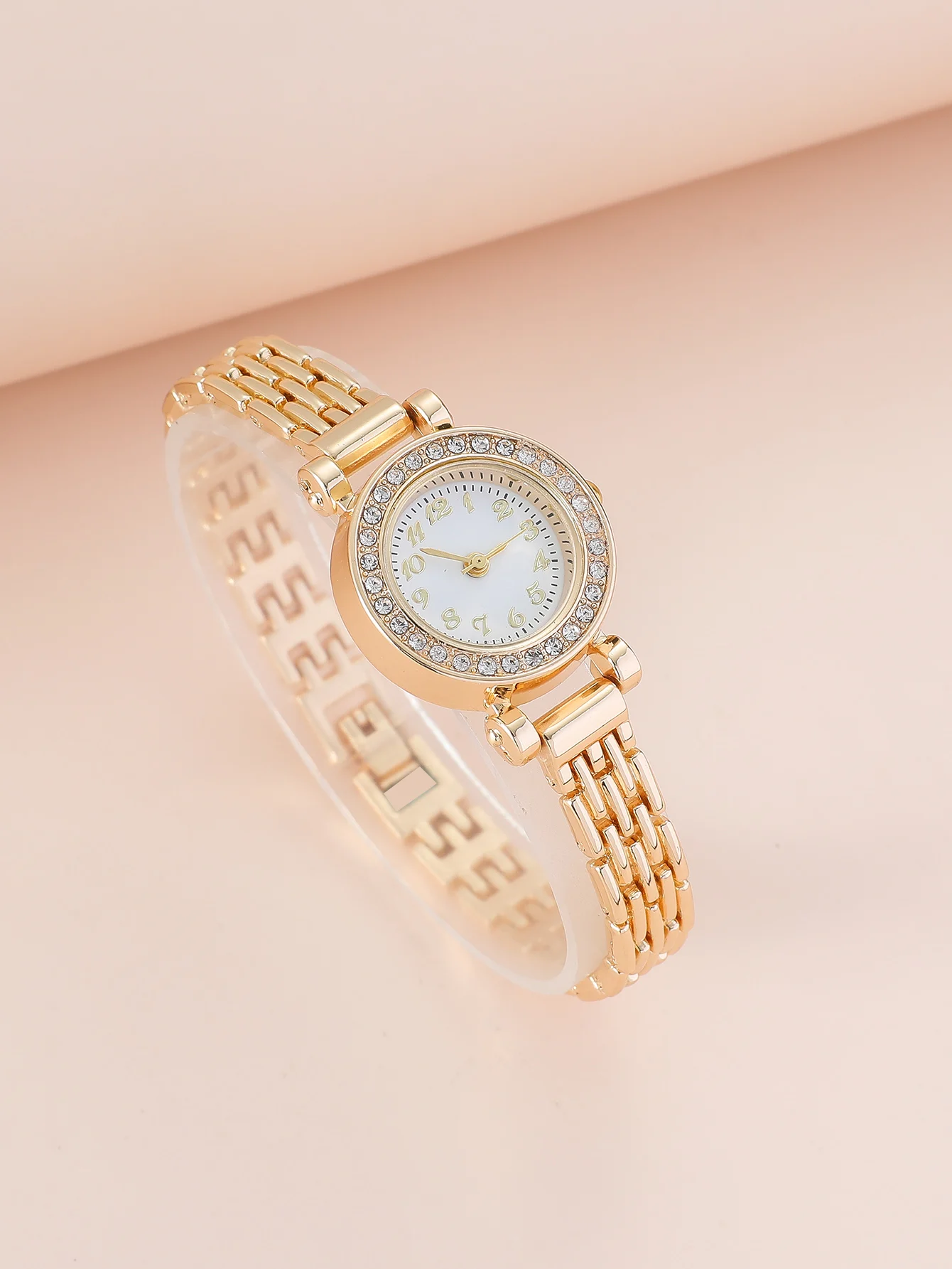 Simple And Fashionable Women's Quartz Watch With Rhinestones 3