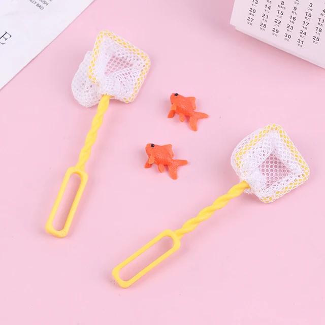 1Set 1:12 Dollhouse Mini Fishing Net Pole Goldfish Garden Beach Pond Doll House Decor Kids Pretend Play Toys 2