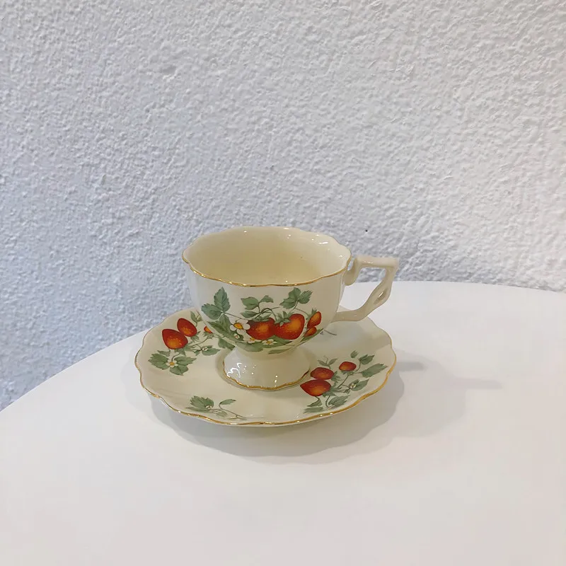 

Nordic Vintage Luxury Ceramic Coffee Cup Saucer Set Modern Design Ceramics Mugs Coffee Cups Saucer Porcelain Tazas Mug Cute Cup