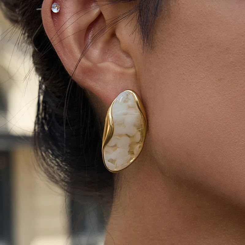 Design Sense Geometric Irregular Stud Earrings for Women Multi-color Enamel Resin Chunky Gold Plated Ear Studs Fashion Jewelry