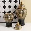 Ceramic Checkmate Jar Flower Vase Black Ginger Jar Gold-rimmed Storage Tank Porcelain Handicraft Floral Arrangement Accessories 3