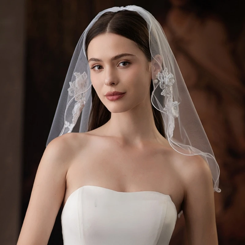 Рисунок 2 - Белая свадебная фата с расческой для волос