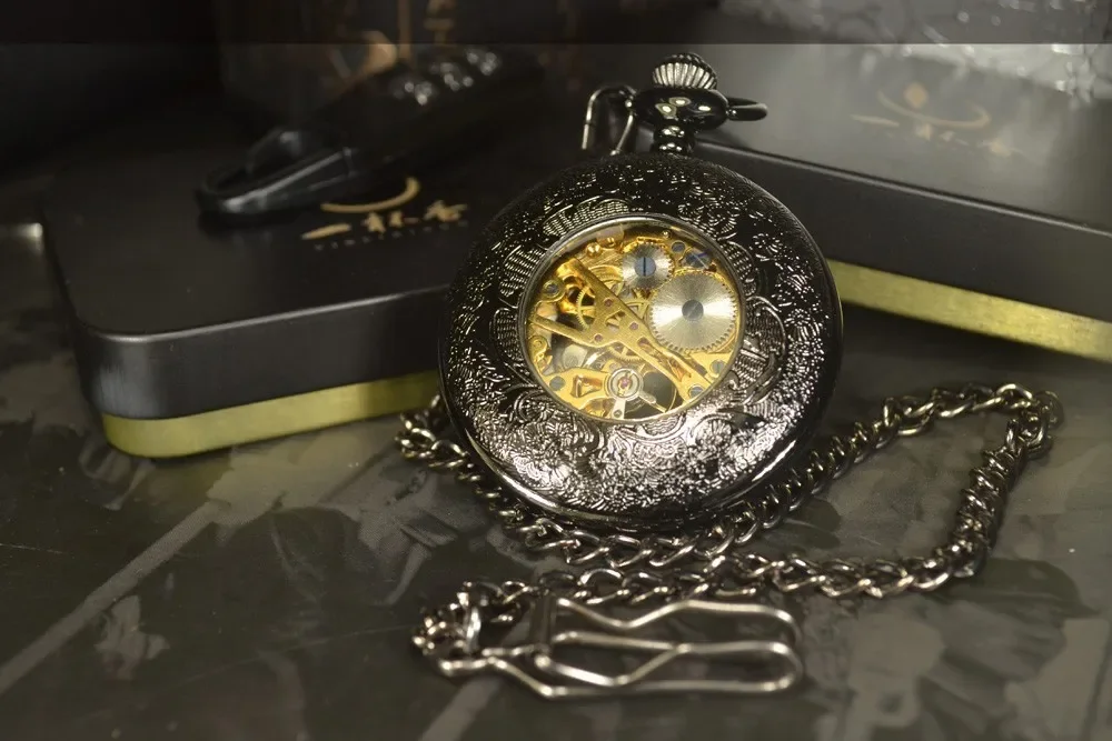 Antique 1pcs/lot Steampunk Hollow 4.5cm Hand Wind Wound Mechanical Pocket Watch Black for Mens Necklace Chain Wedding Skeleton