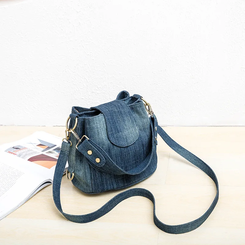 thumbnail image 1 of Bolso de mujer 2023 Tendencia Bolso de hombro Demin Bucket Bolso de mano de tamaño pequeño Bolso cruzado de marca de lujo carteras para mujer, 1 of 4