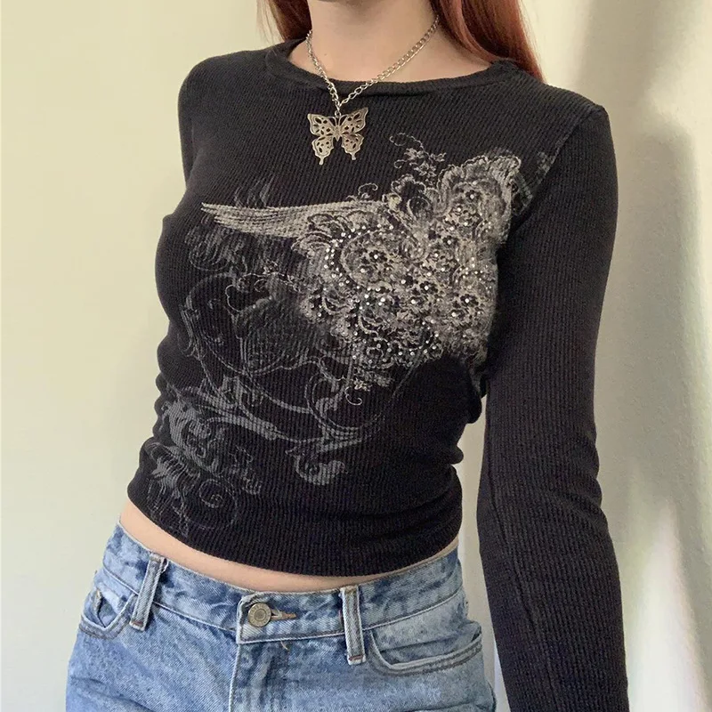 

Dourbesty Vintage Black T-Shirts Printed Crop Top Long Sleeve Aesthetic Dark Academia Harajuku Goth Tee Grunge Women Tops Autumn