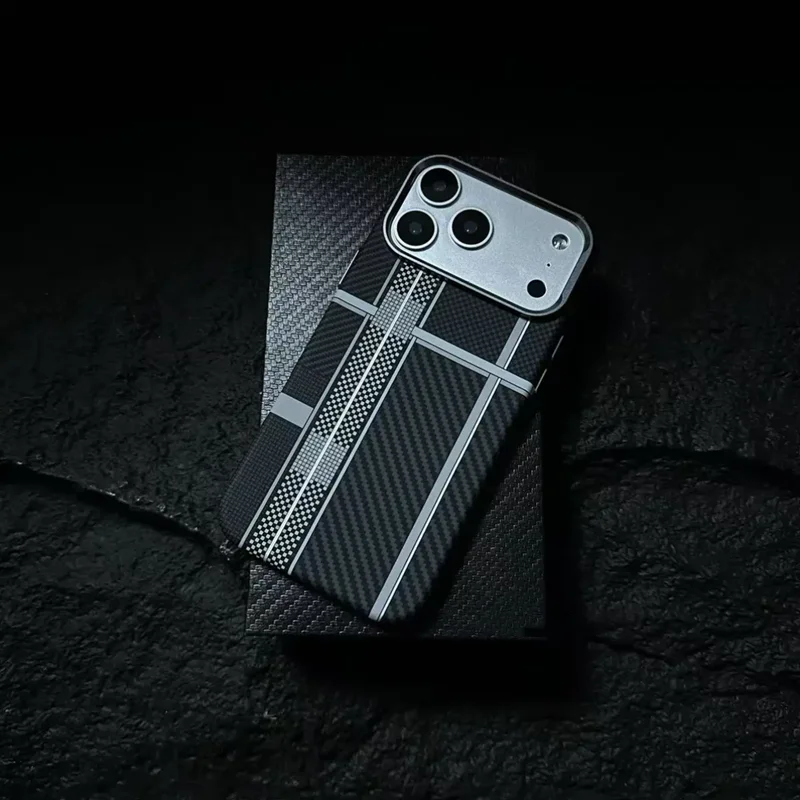 Carbon Fiber Texture Magnetic Armor Case - Ultrathin Alloy Lens, Wireless Charging Hard Cover