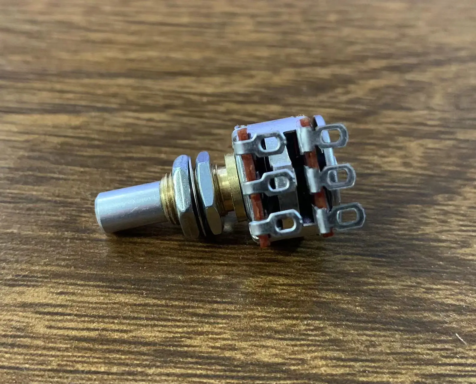 Dual Blend / Balance Bass Guitar Potentiometer Brass Shaft Bushing with Center Detent MN500K MN250K Stock Discount Accessories