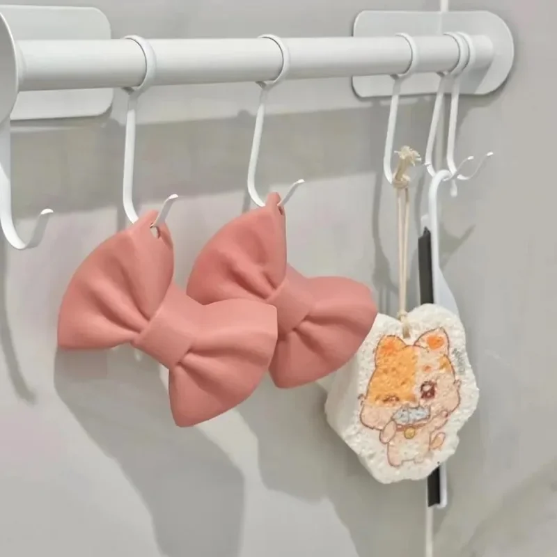 2pcs Silicone Oven Mitts Creative Bow Shape Oven Gloves Heat Resistant Pot Holders for Cooking Mini Oven Gloves Kitchen Tool Hot