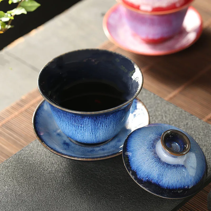 A single ceramic cover bowl has been changed into a three-way cover bowl, and a brushed tea cup has been made. Service tea
