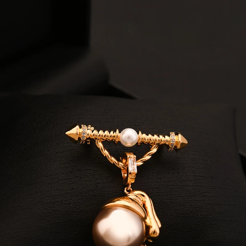 Fashion Girl Brooch with Pearl Earrings Women's Luxury High-End Pendant Sweater Coat Pin Clothes  Accessories Jewelry Gifts 6151