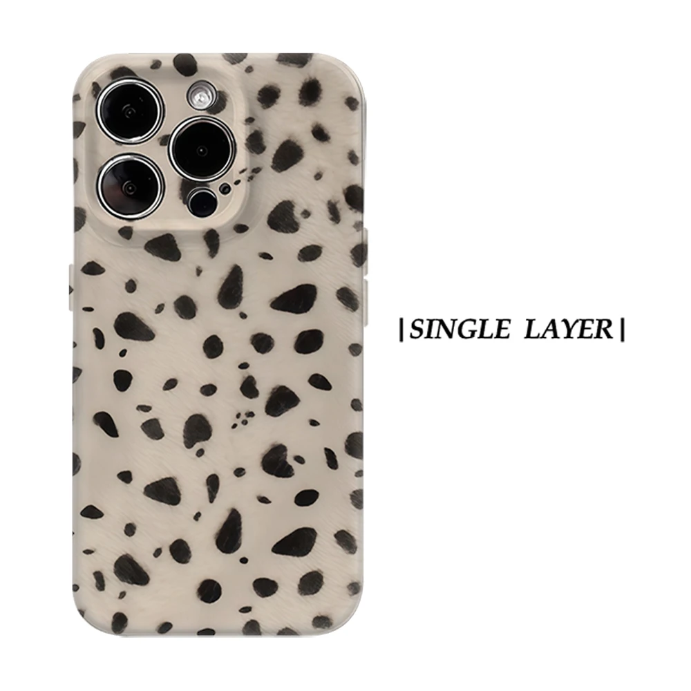 Coque CaseChic antichoc mate pour Magsafe, compatible iPhone 17 16 15 14 Plus Pro Max, en PC rigide, motif taches de Dalmatien classique