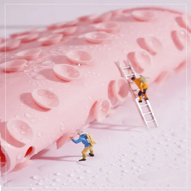 فرشاة تنظيف القدم من السيليكون  امنة لا تسبب الانزلاق