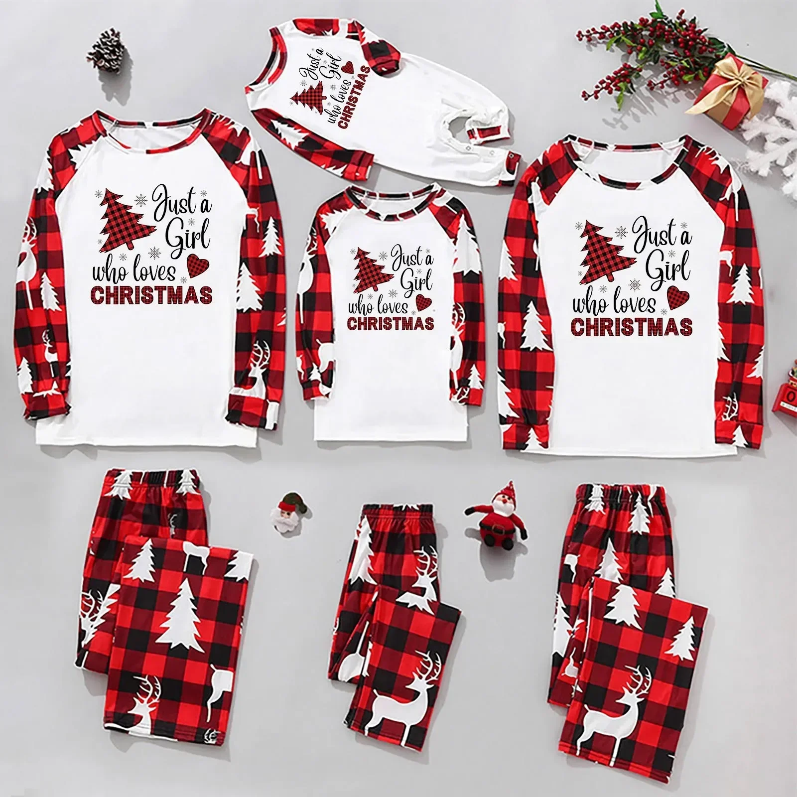 thumbnail image 4 of Conjunto de pijama navideño de invierno a juego con estampado de ciervo y alce para madre, padre e hijos, traje de 2 piezas, ropa de dormir para bebé, ropa de aspecto familiar de Navidad, 4 of 5