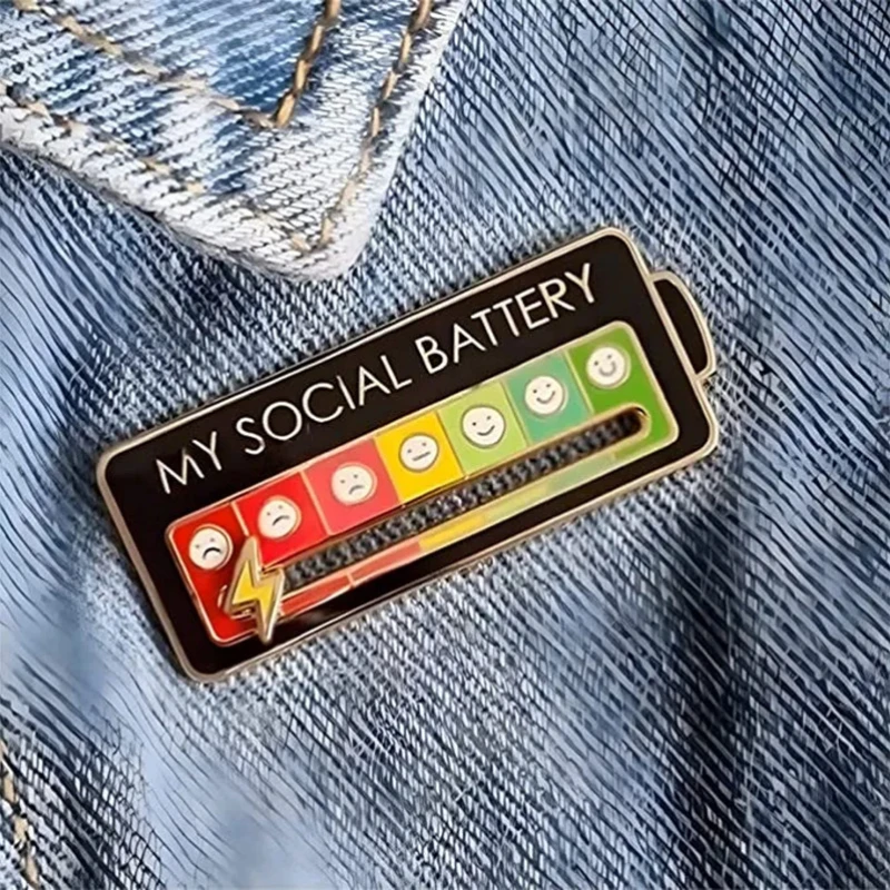 pin-my-social-battery-broche-bateria-social-mood-tracker-branco