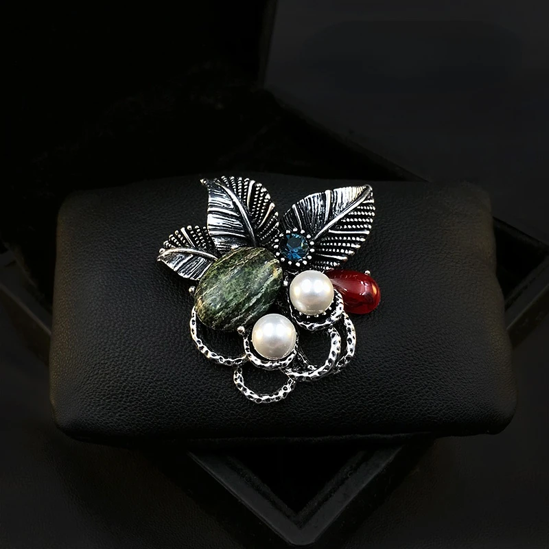 Retro Natural Flower Brooch for Women Suit Pearl Jewelry Exquisite Corsage Pin Mother's Day Gifts Clothing Accessories Party Pin