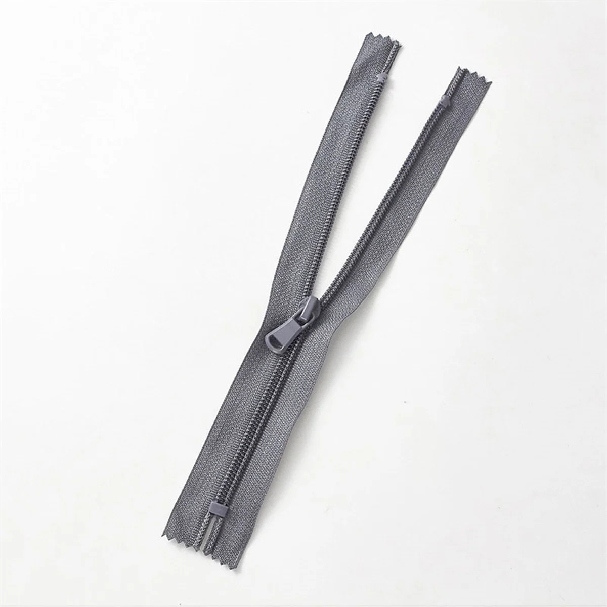 5-Pack Nylon Closed Tail Zipper for Bags and Cushions - 30cm