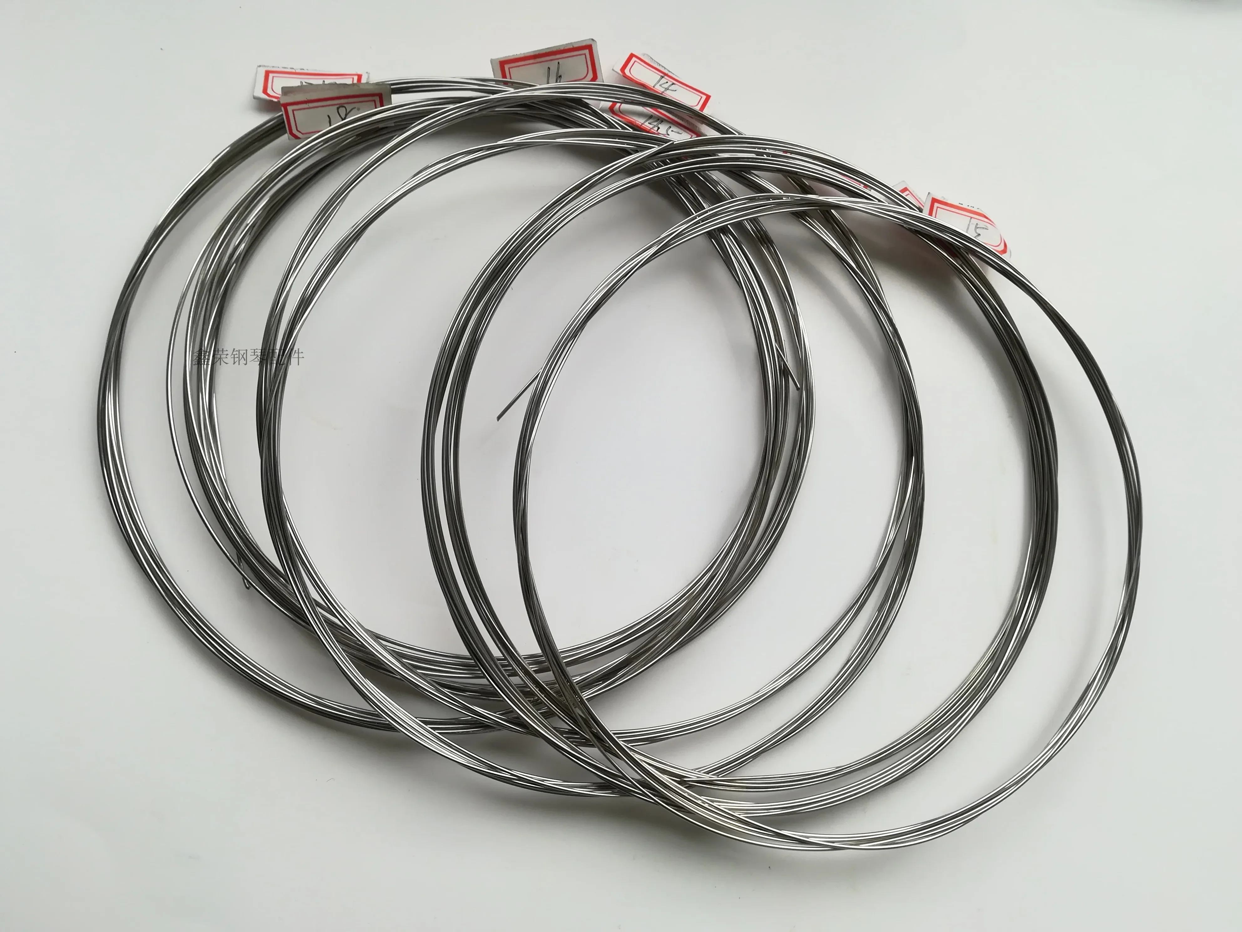 

Яркие аксессуары 5 м, нитка для пианино