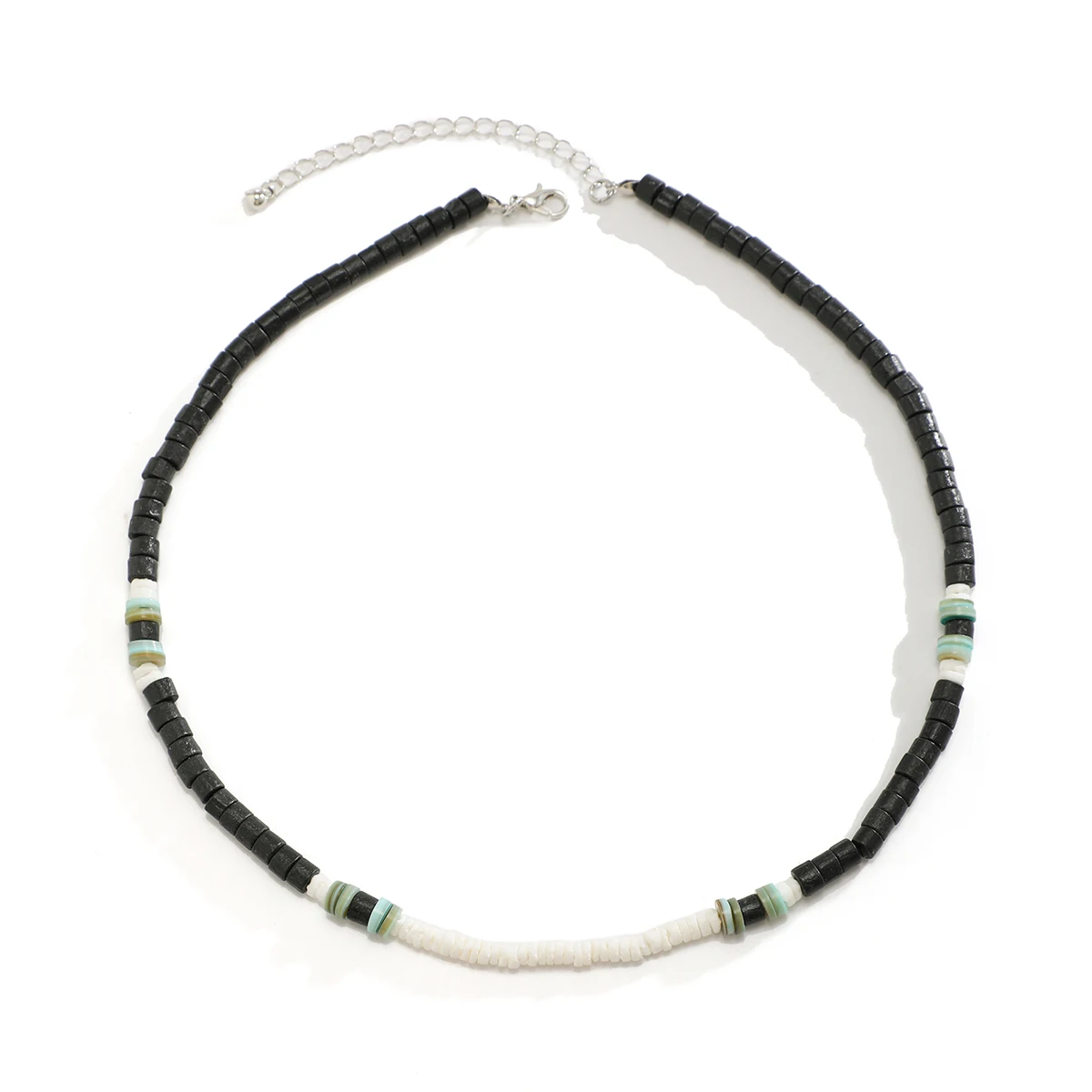 Rythmes du silence : un collier tribal de toute beauté en perles