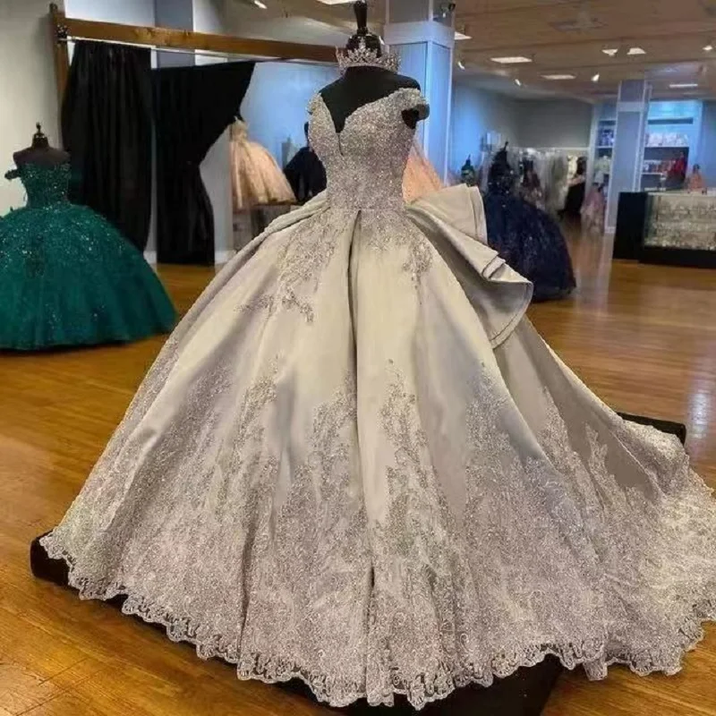 

Ashely Alsa Luxury Silver Quinceanera Dresses Satin Appliques Sweet 15 16 Year Girls Party Prom Gown Princess Occasion Vestidos