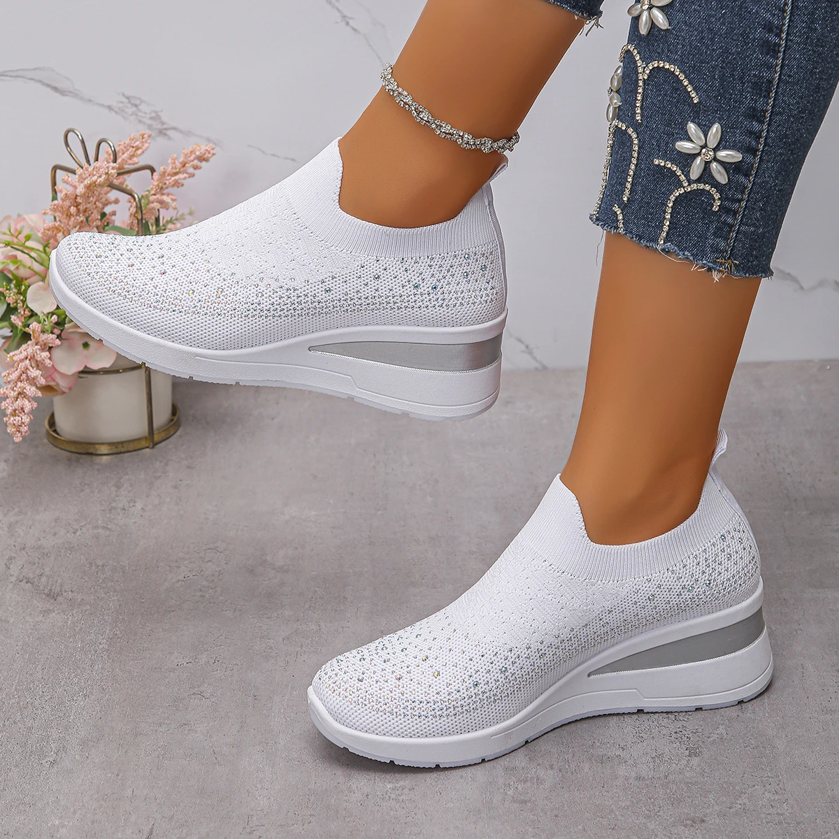 Strass-Dekor-Keil-Sneaker für Damen, atmungsaktiv, gestrickt, rutschfest, für Damen, bequem, zum Hineinschlüpfen, weiße Sportschuhe – Detail 14