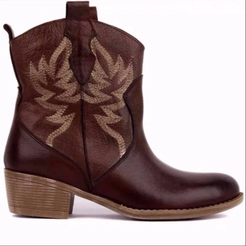 2023Winter Classic Shoes for Female Slip-on Women's Ankle Boots Square Heel Low Heel Casual Women's Shoes Plus Size Ladies Boots