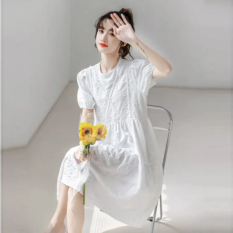 

2022 Summer New In Puff Sleeve White Dress Chic Pearl Beading Loose A-line Dresses Women Flowers Jacquard Embroidery Dresses