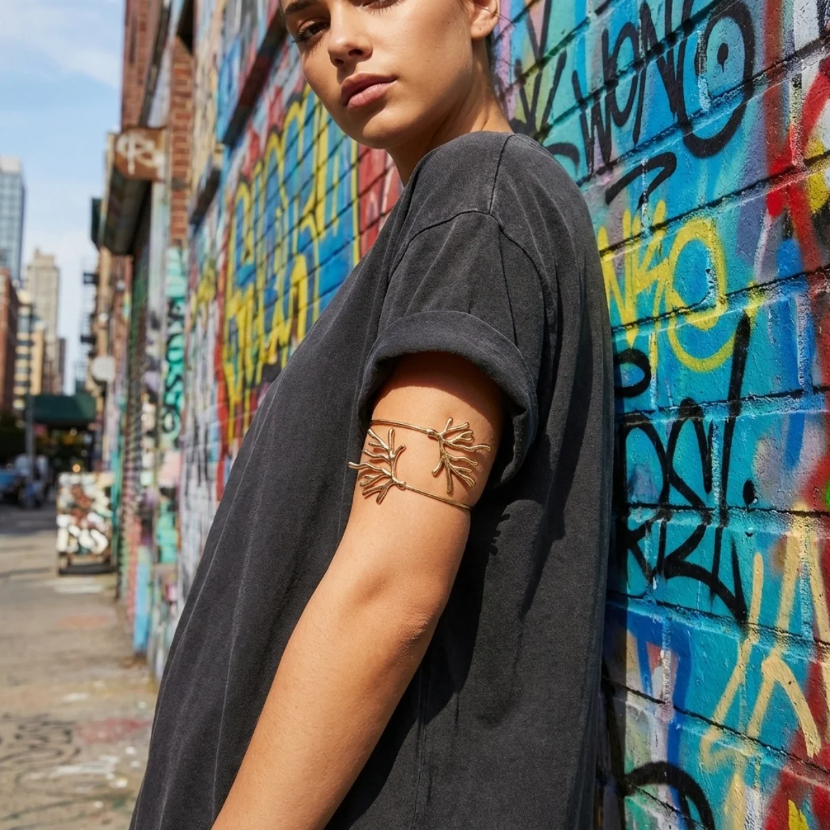 Metall-Korallen-Harz-Muschel-Armreifen für Damen und Herren, Boho-Sommer-Ozean-Strand-Armreifen, unregelmäßige Armreifen, Party-Körperschmuck – Detail 10