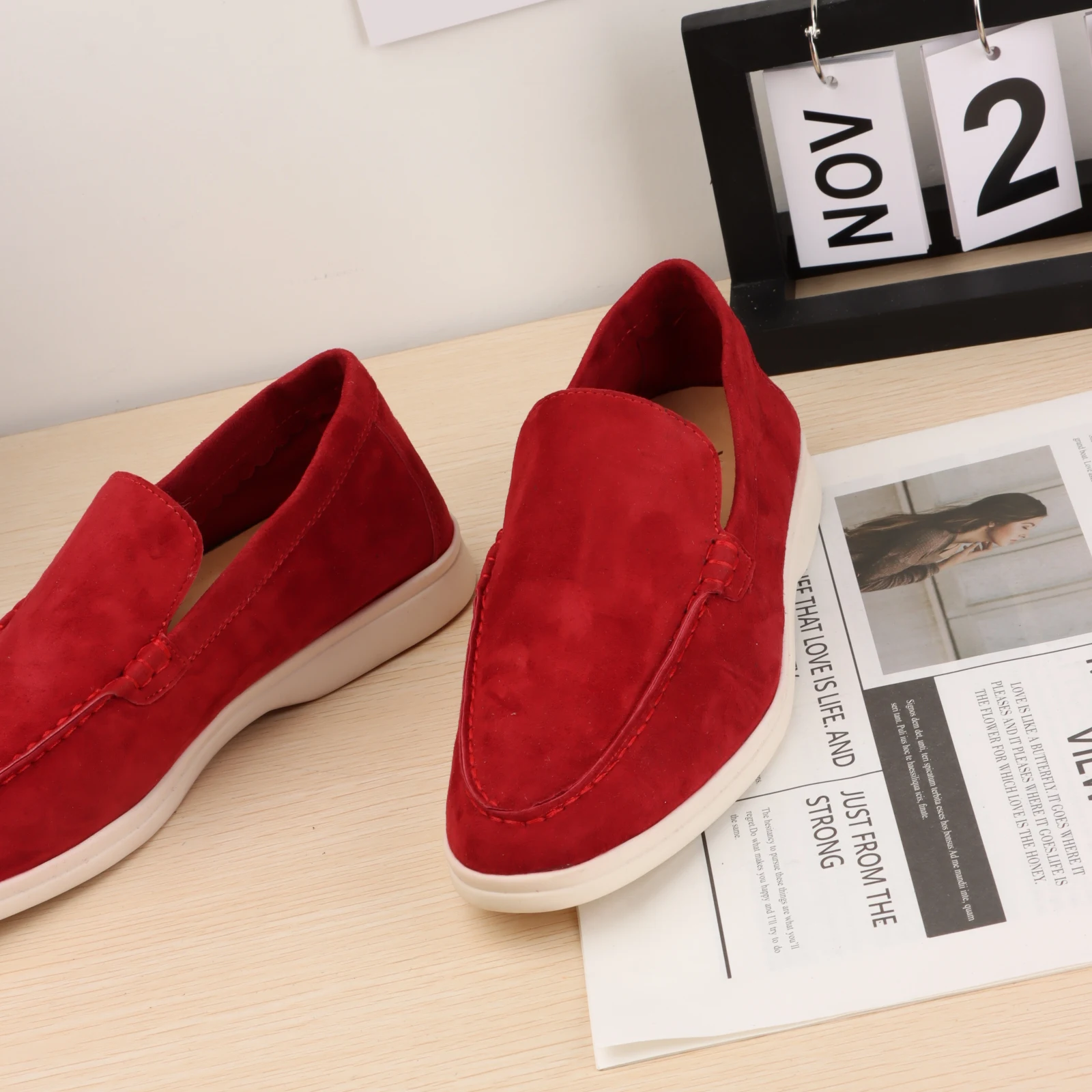Casual Fashion Comfortable Women's Flat Shoes 2024 Summer New Luxury Brand leather Men's Casual Shoes Sneakers Loafers Moccasin