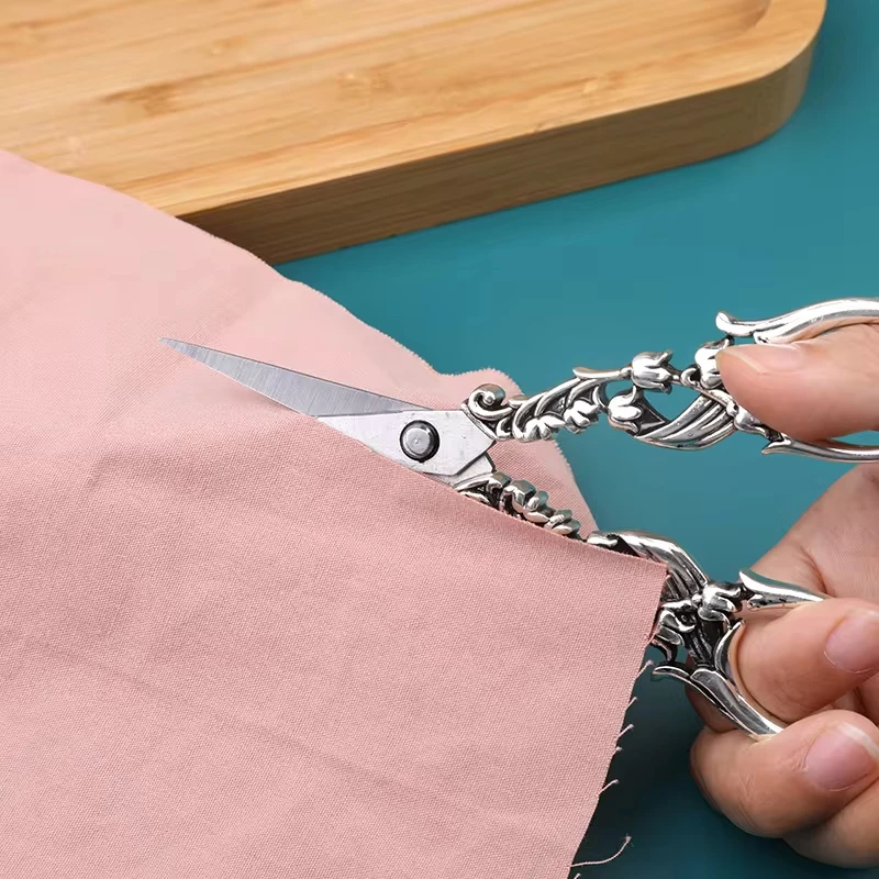 Fenrry 1Pc Retro Antique Vintage Scissors European Flower Pattern Stainless Steel For DIY Needlework Tools Tailor sewing scissors tailor scissors craft scissors