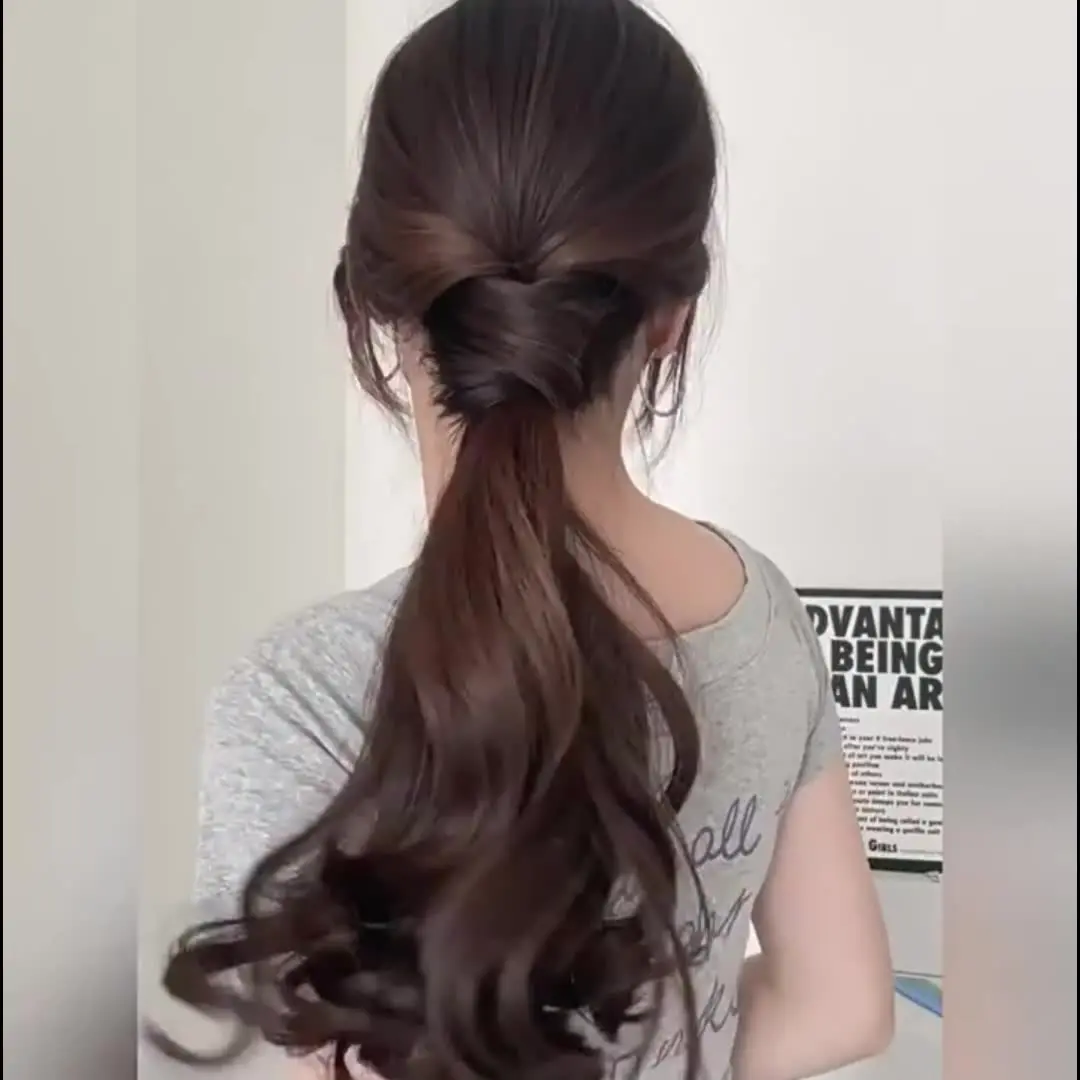 Layered Body Wave Synthetic Wig Ponytail With Grip Clips Fluffy Wavy Claw Clip Ponytail Hair For Women Heat Resistant Hairpiece