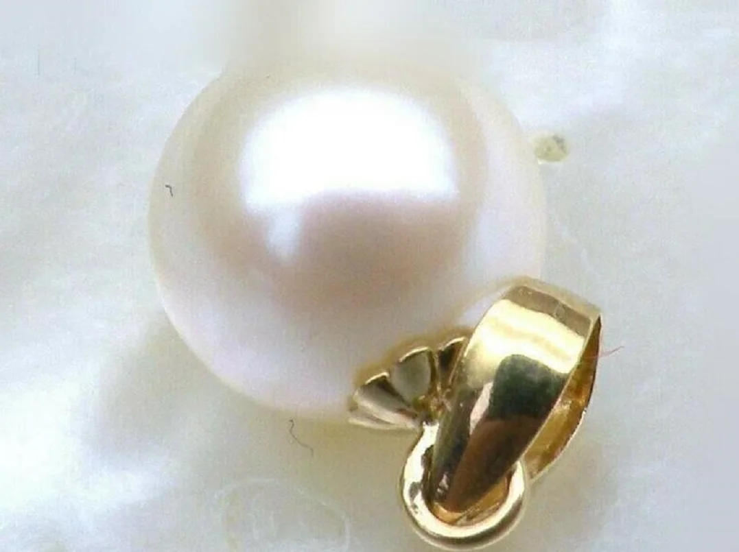 

New AAAA 8-9mm South China Sea Round White Pearl Pendant 18K Gold/AU750