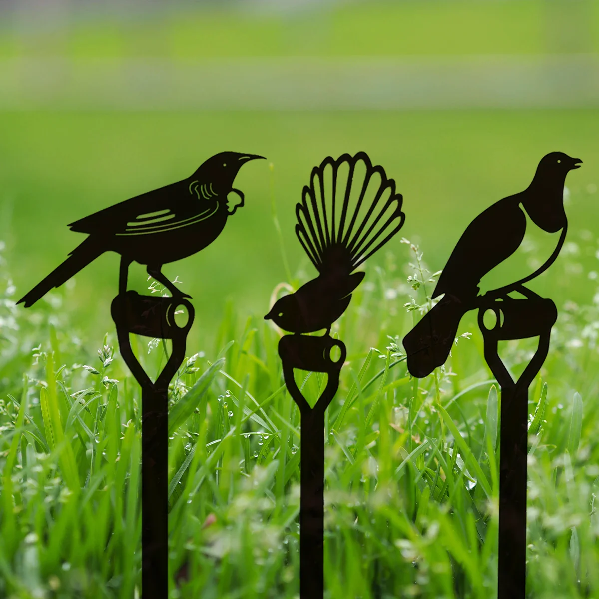

Rustic Garden Decoration Bird on A Spade Metal Statue Outdoor Patio Decoration Yard Metal Sign Garden Party Decor Gifts wall dec