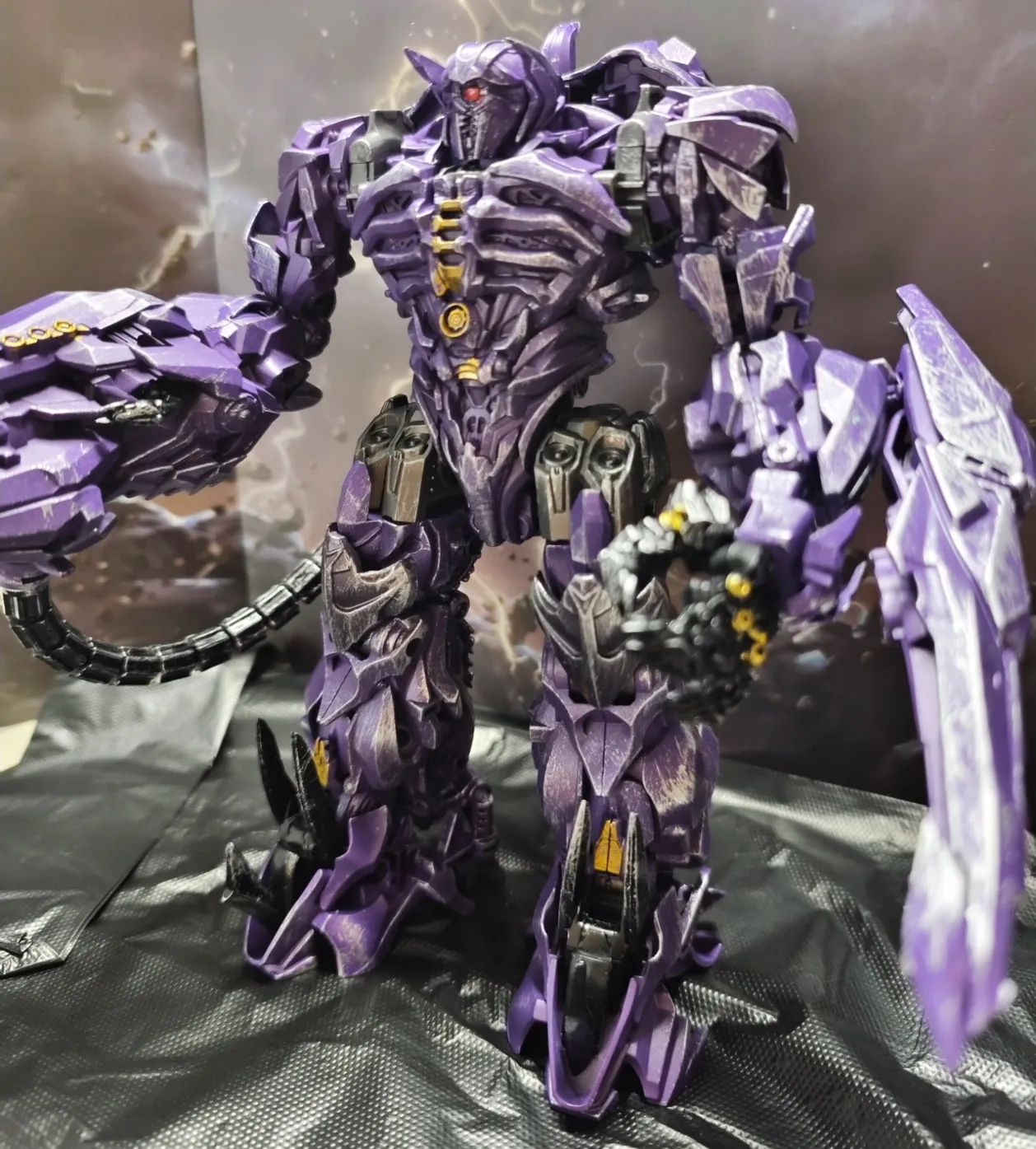 BAIWEI Shockwave Transformation Robot Action Figure Anime Collectible Gift