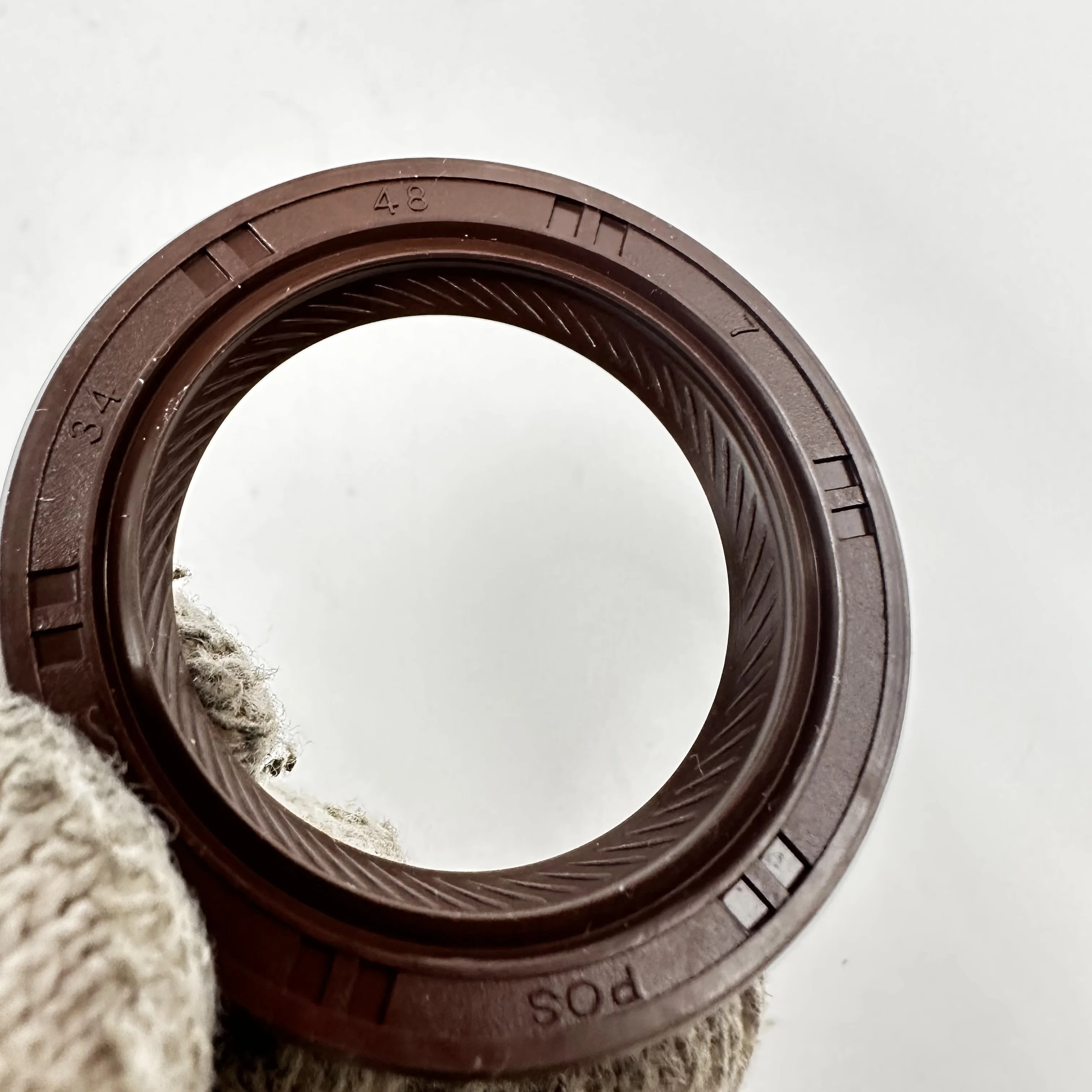 2142103000 Engine Front Timing Cover Crankshaft Seal for hyundai Accent I10 I20 for kia Rio PICANTO 21421-03000