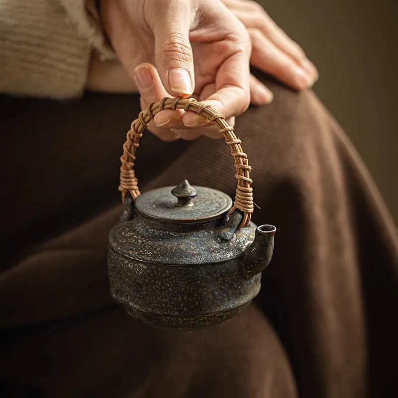 Handle Ceramic Teapot Lifting Beam Pot Small Capacity Single Pot Tea Infuser Afternoon Tea Pot with Filter Teas Kettle