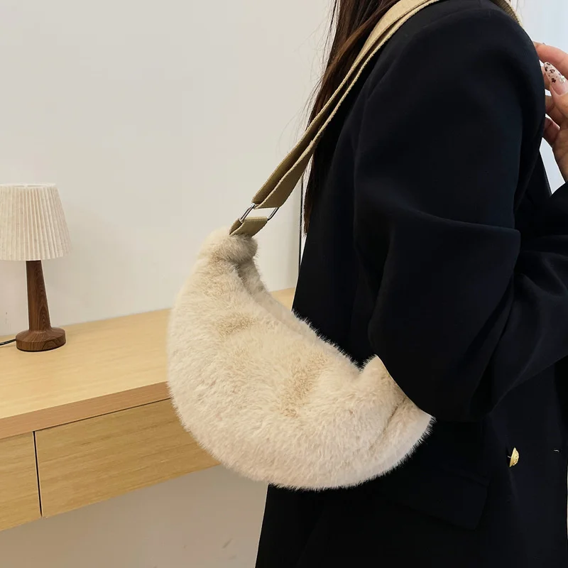 Women Crossbody Plush Bag Autumn Winter Hairy Hobo Bag Casual Versatile Shoulder Bag Fashion Lightweight Underarm Bag