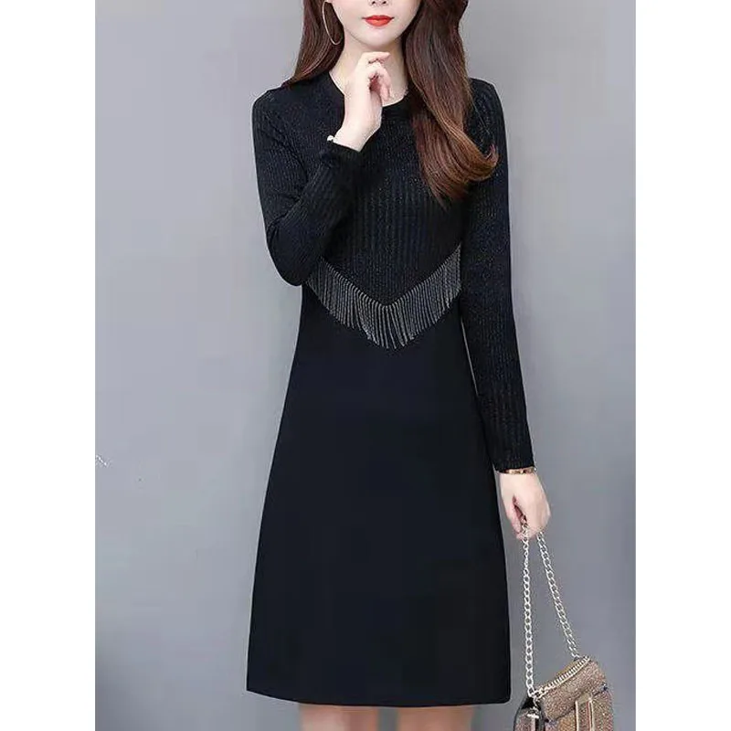 

Women's New Spring Autumn Color Blocking Crew Neck Sequined Tassel Fashion Slim Long Sleeve Commuter Mid Length Version Dress