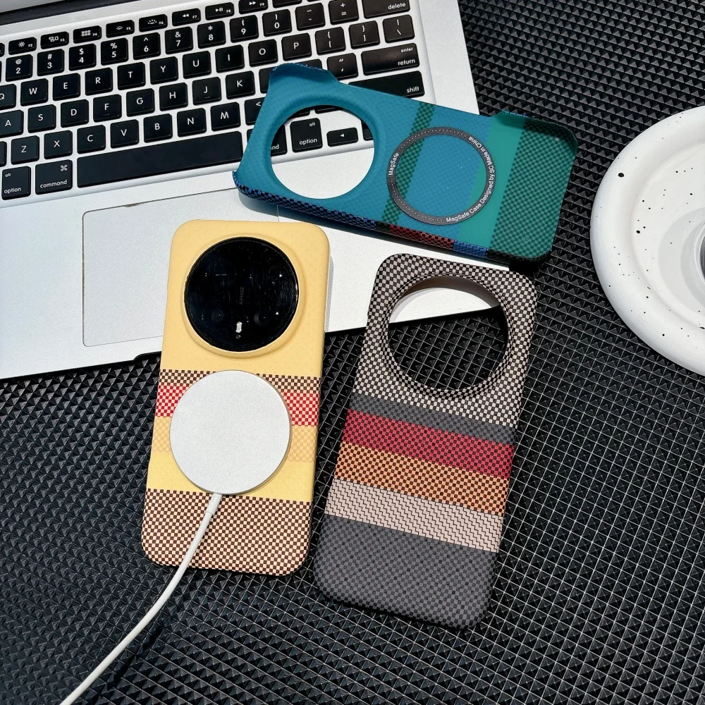 Frameless Carbon Fiber Kevlar Magnetic Phone Case with Stripe Texture