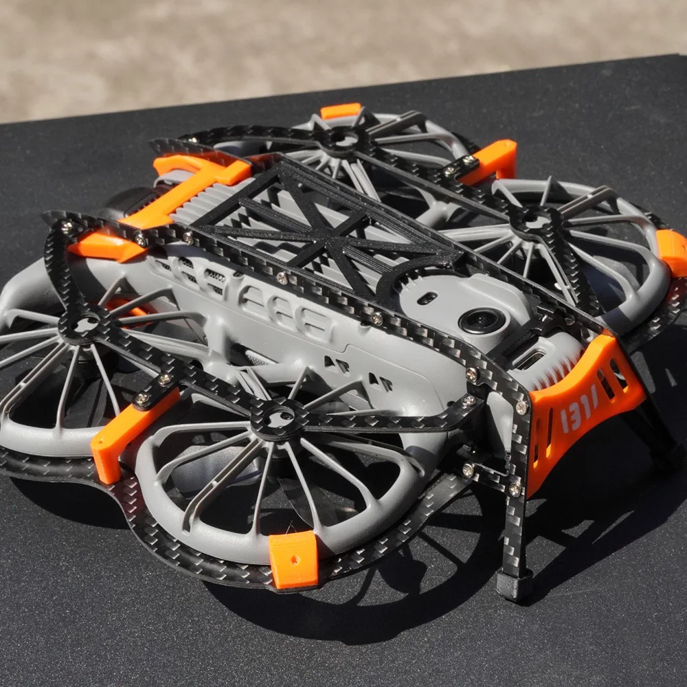Protection complète en fibre de carbone pour DJI Neo 2 360° vue de dessus, soulignant la couverture intégrale du drone.