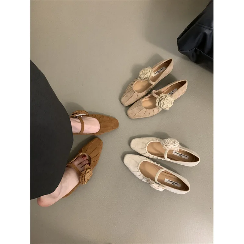 

Женские туфли на плоской подошве, с квадратным носком и закрытым носком, модные повседневные женские кроссовки, новинка 2024, круглые, на шнуровке, резиновые, без шнуровки