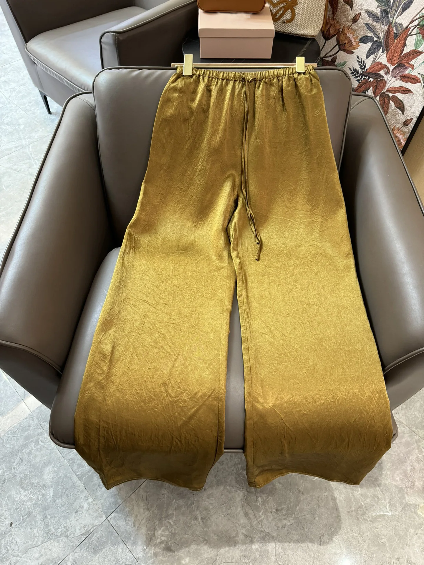 

Feminine acetate suspenders➕wide leg pants suitNO9