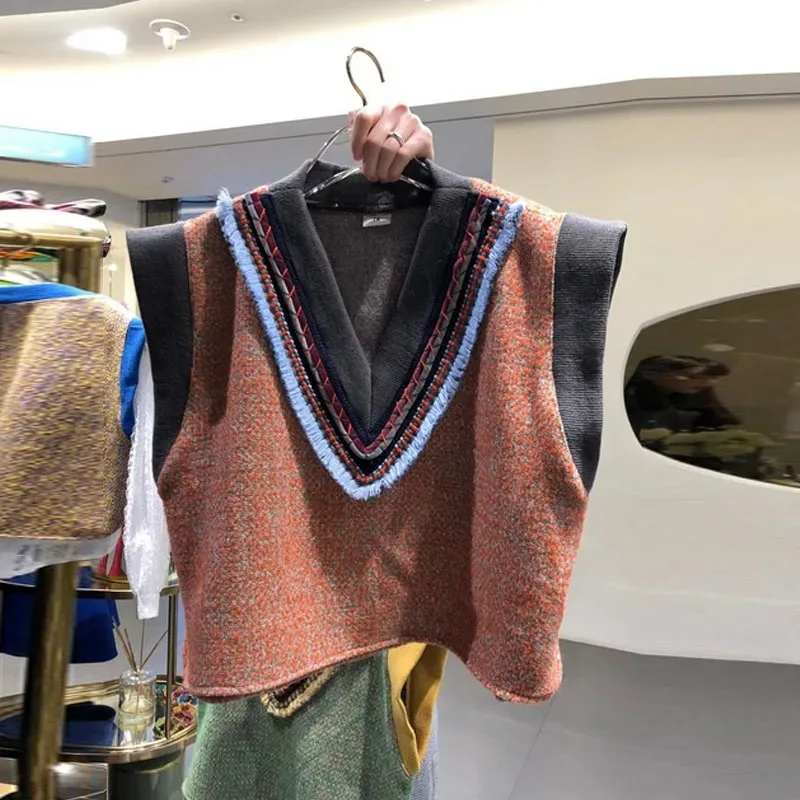 

Spring Autumn V-neck Sleeveless Waistcoat Female New Polyester Short Knitted Vest S-XL 2 Color Women Slim Short Sweater Vests